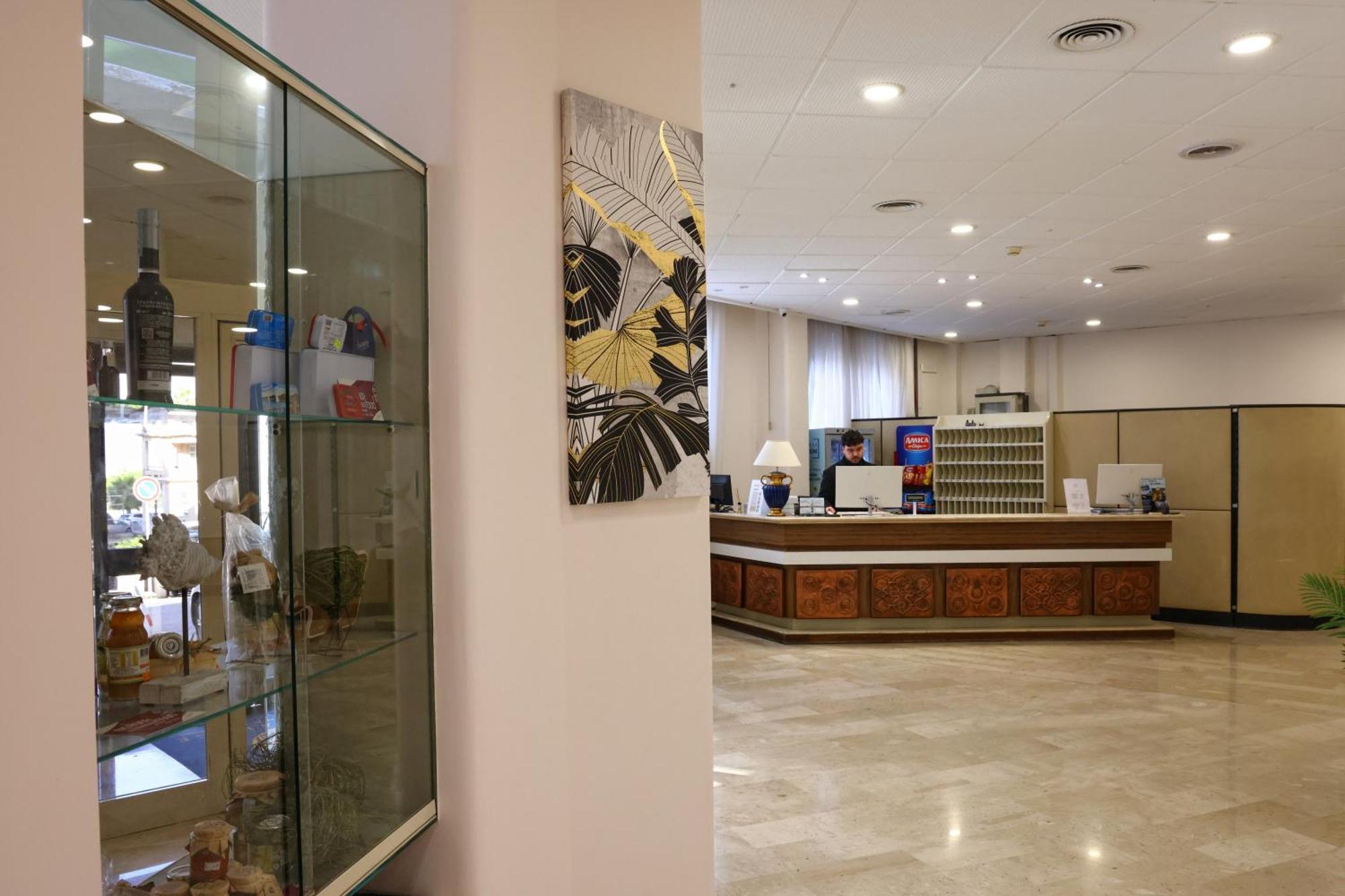 Hotel Palace Masoanri'S Reggio Calabria Exterior foto